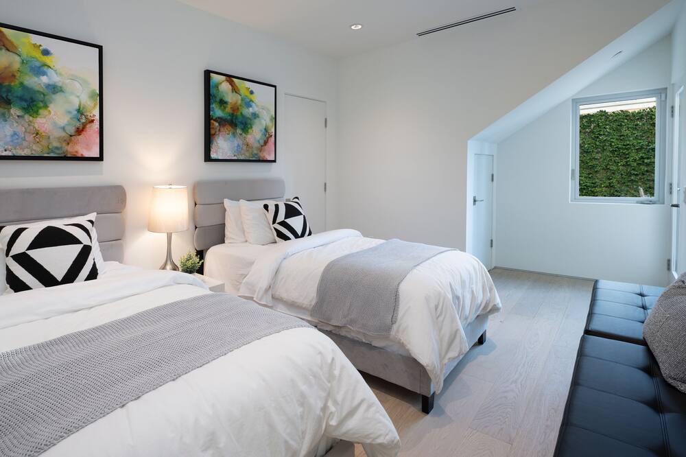 Photo of Bedroom in Sherman Oaks