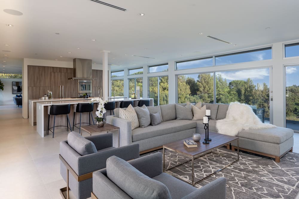 Photo of Livingroom in Sherman Oaks