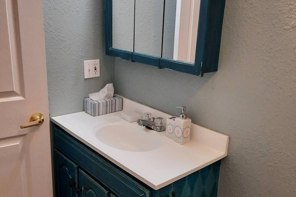Photo of Bathroom in Chalk