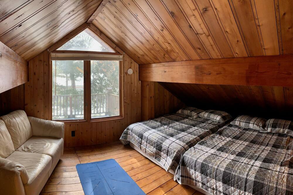 Photo of Bedroom in Lambton Shores
