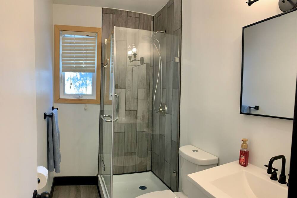 Photo of Bathroom in Lambton Shores