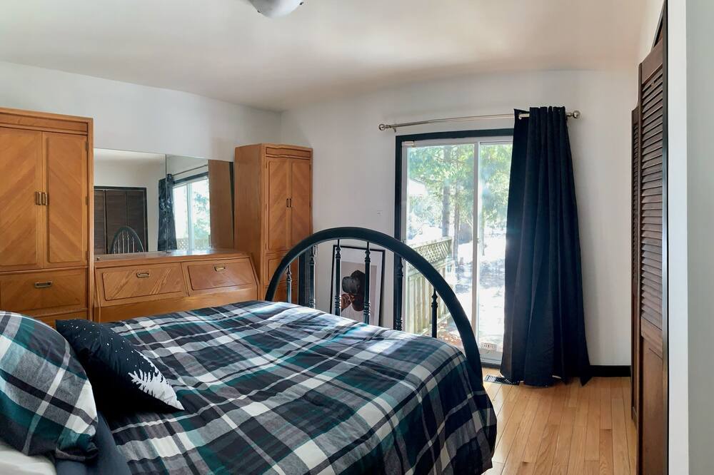 Photo of Bedroom in Lambton Shores