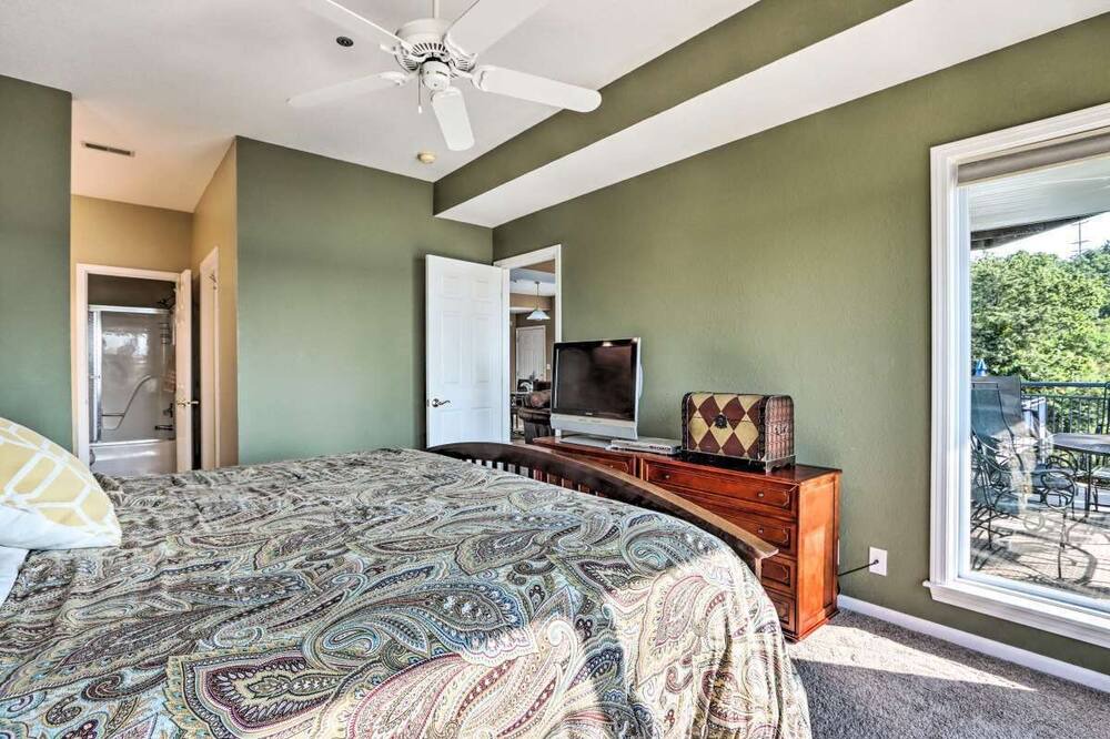 Photo of Bedroom in Lake Ozark