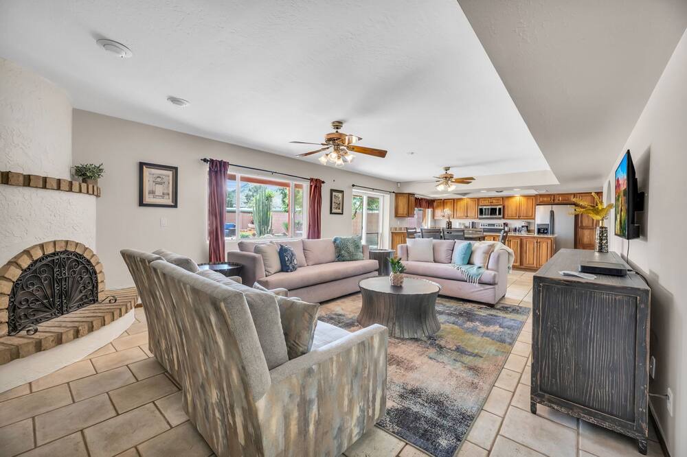 Photo of Bedroom in Paradise Valley Village