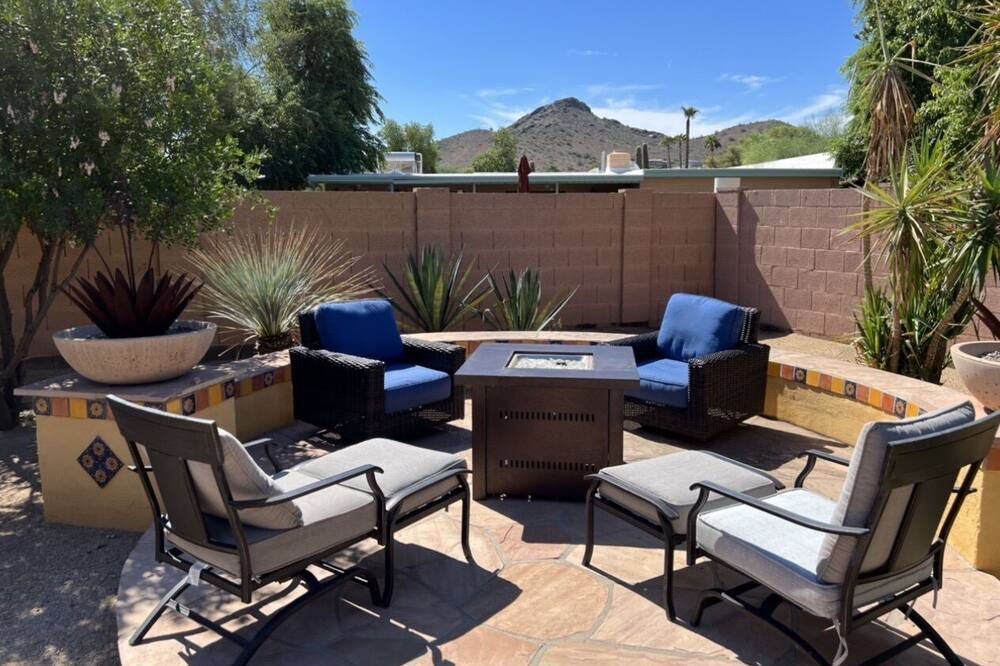 Photo of Outdoor in Paradise Valley Village