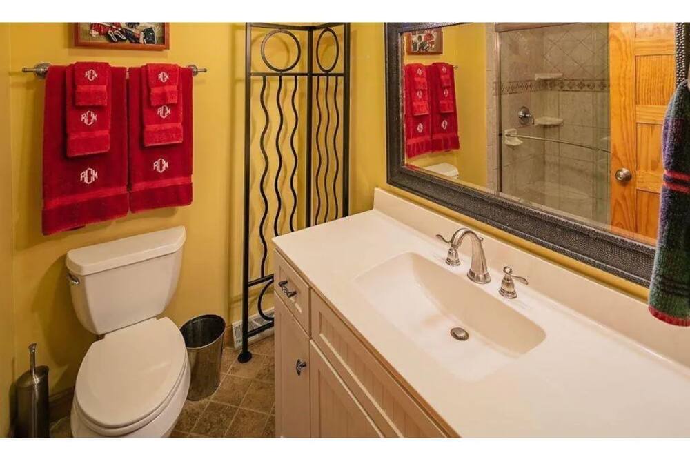 Photo of Bathroom in Beech Mountain