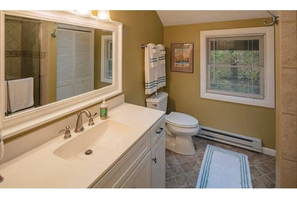 Photo of Bathroom in Beech Mountain