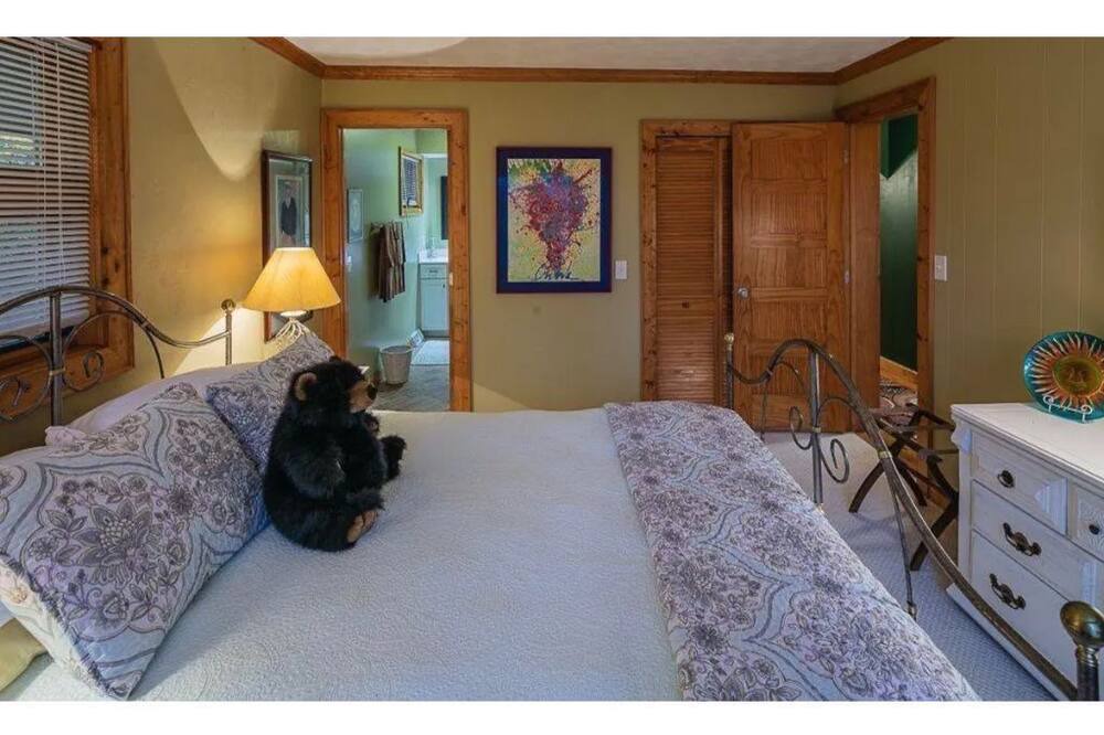 Photo of Bathroom in Beech Mountain