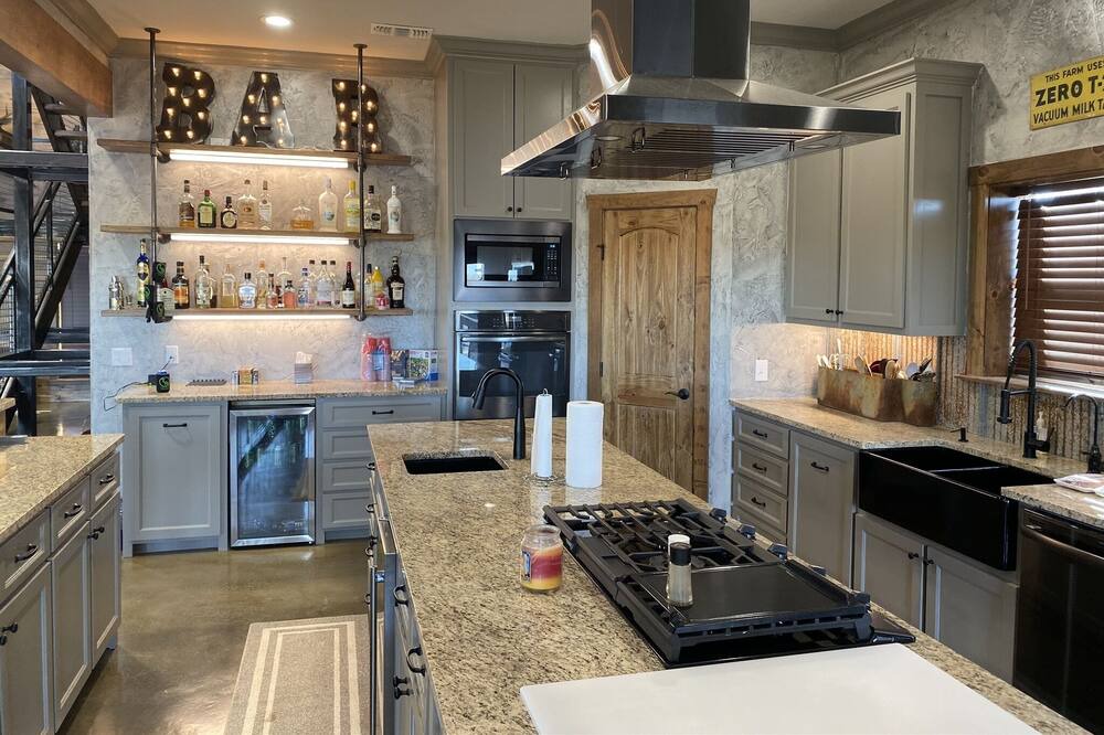 Photo of Kitchen in Silver