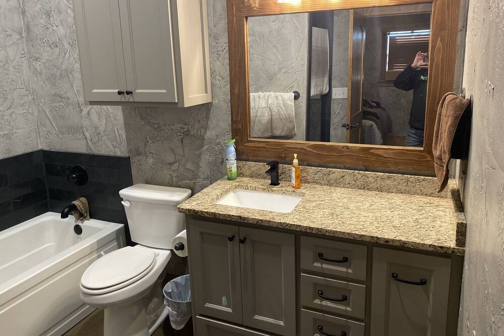 Photo of Bathroom in Silver