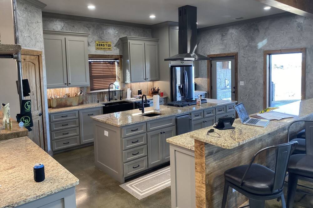 Photo of Kitchen in Silver