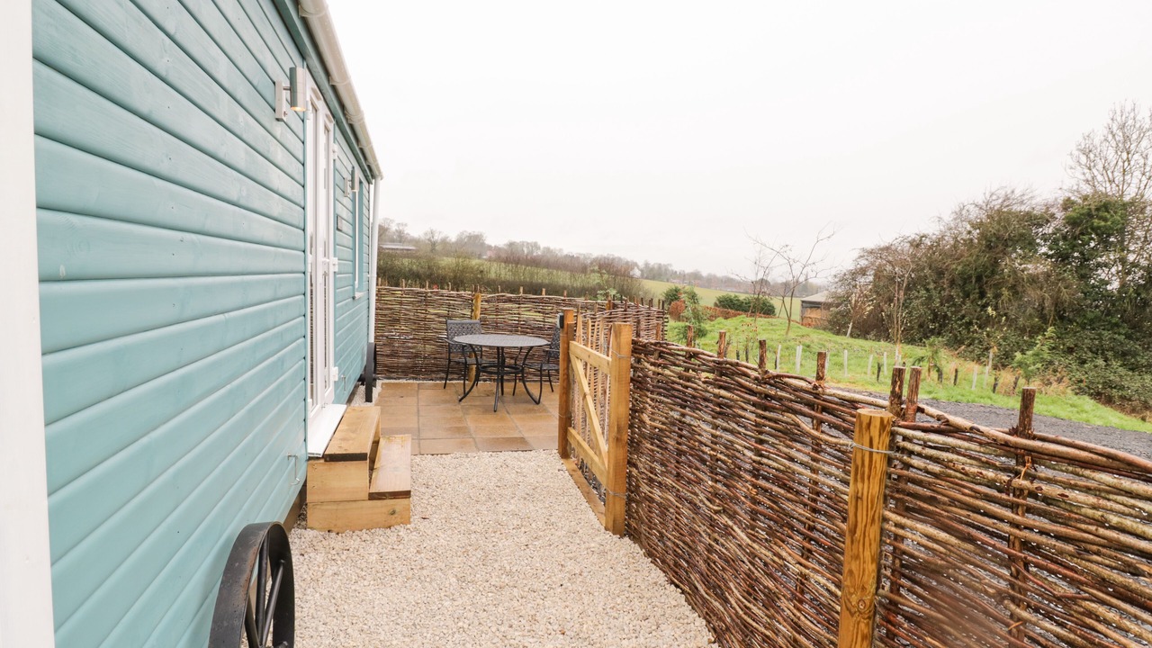 Photo of Patio Balcony in Napton-on-the-Hill