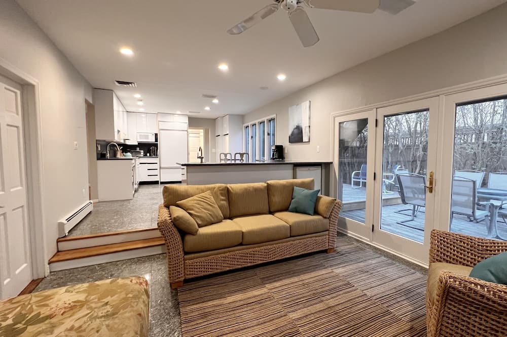 Photo of Livingroom in Lido Beach