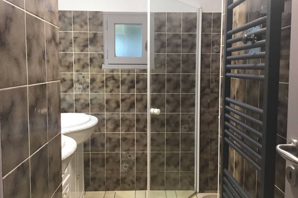 Photo of Bathroom in Saint-Dolay