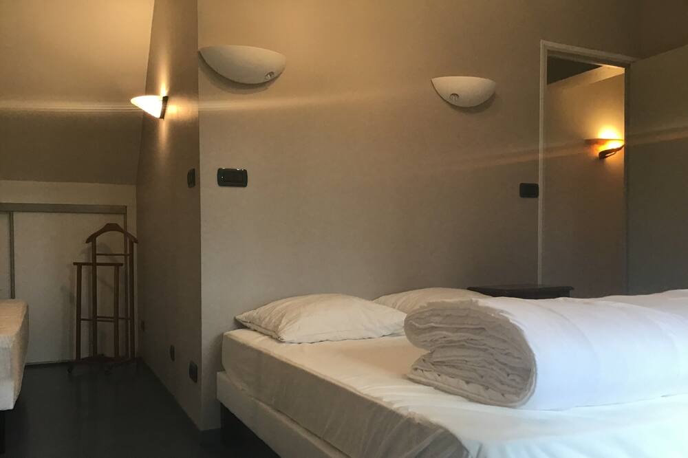 Photo of Bedroom in Saint-Dolay