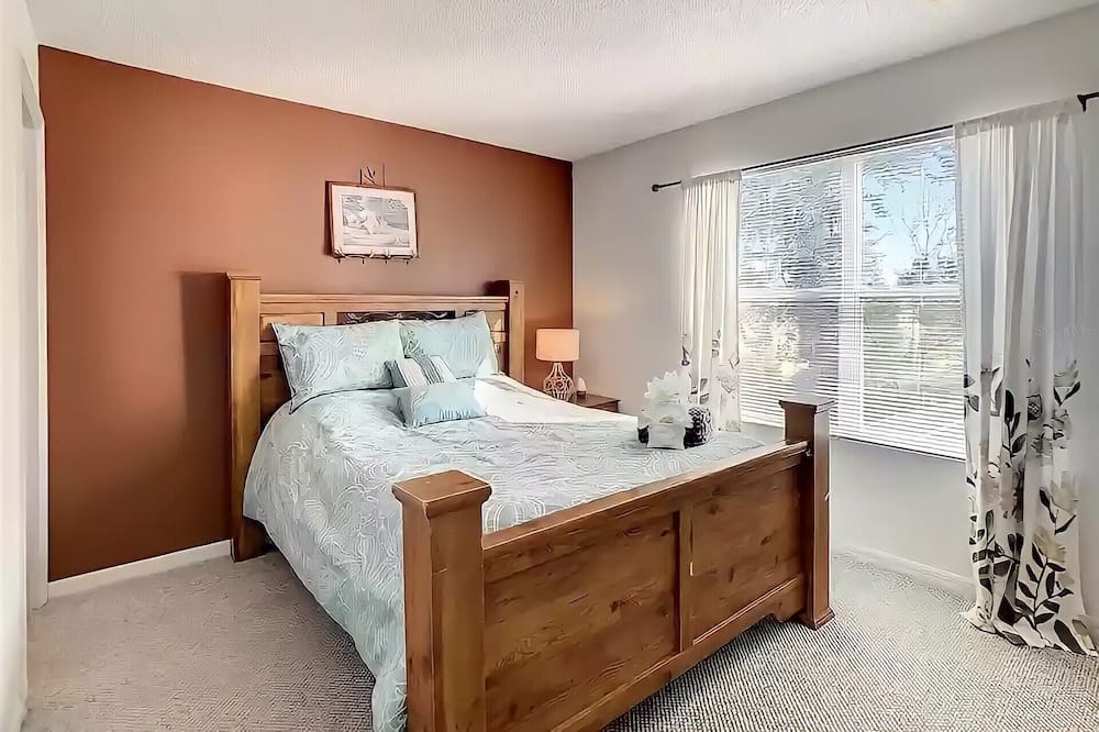 Photo of Bedroom in Seasons
