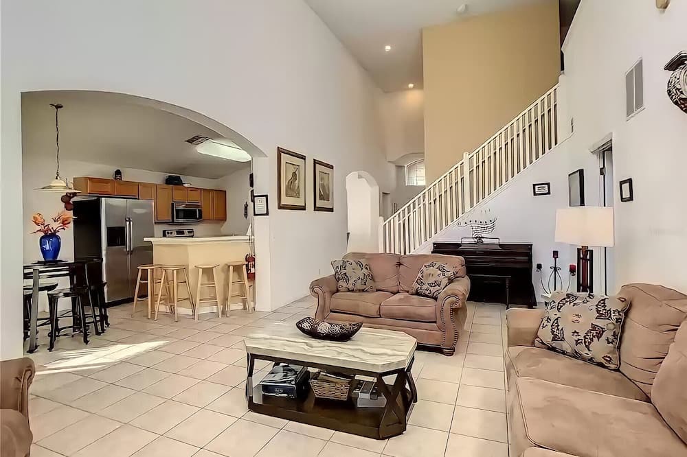 Photo of Livingroom in Seasons