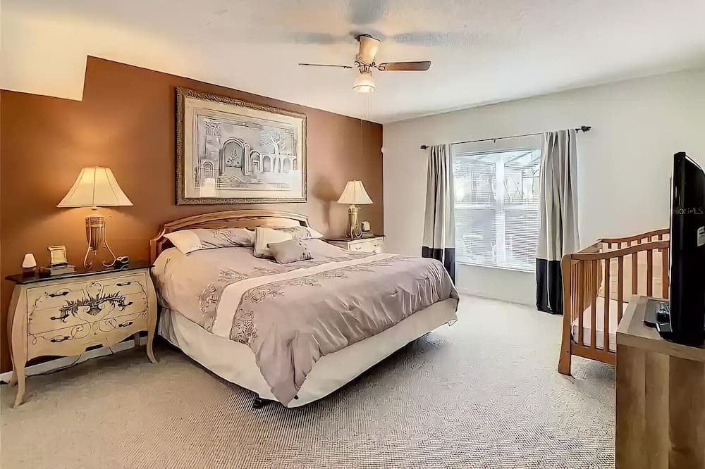 Photo of Bedroom in Seasons
