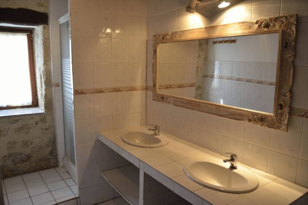 Photo of Bathroom in Montpezat
