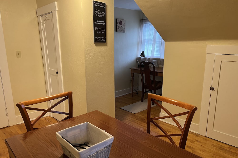 Photo of Livingroom in Singers Glen