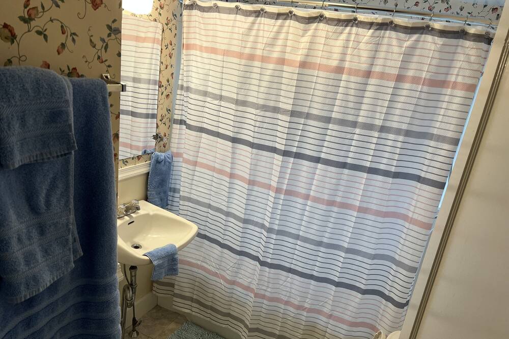 Photo of Bathroom in Singers Glen