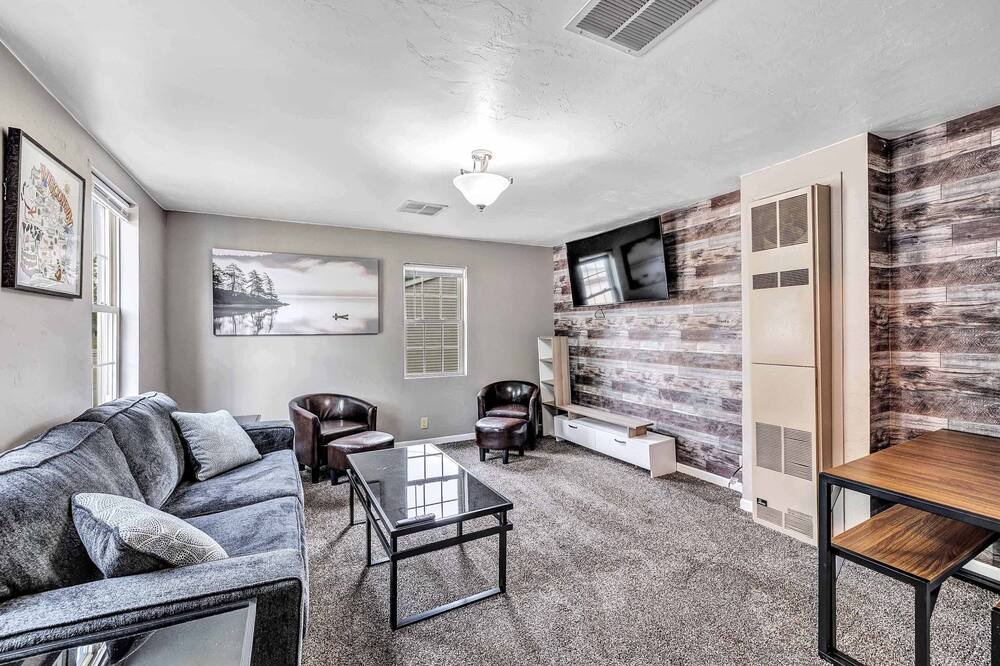 Photo of Livingroom in Oconto