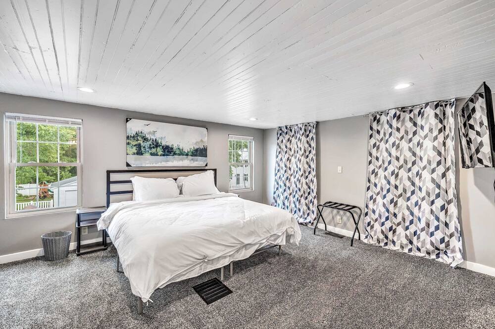 Photo of Bedroom in Oconto