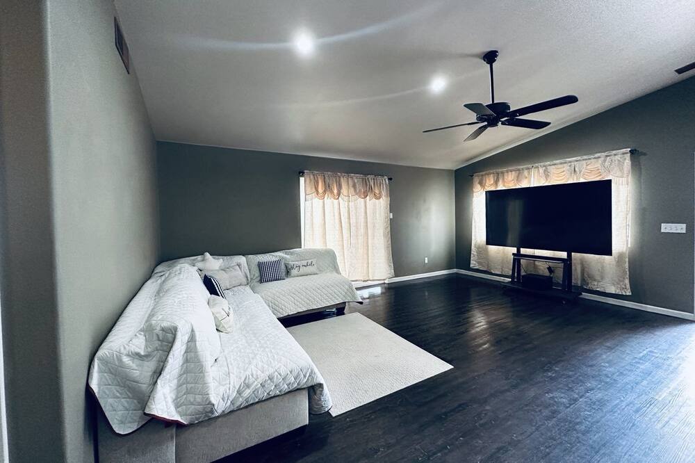 Photo of Bedroom in Tollhouse