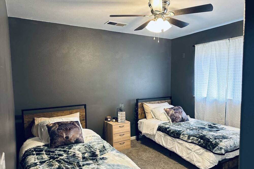 Photo of Bedroom in Tollhouse