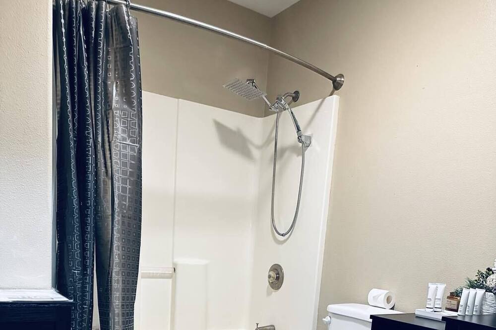 Photo of Bathroom in Tollhouse