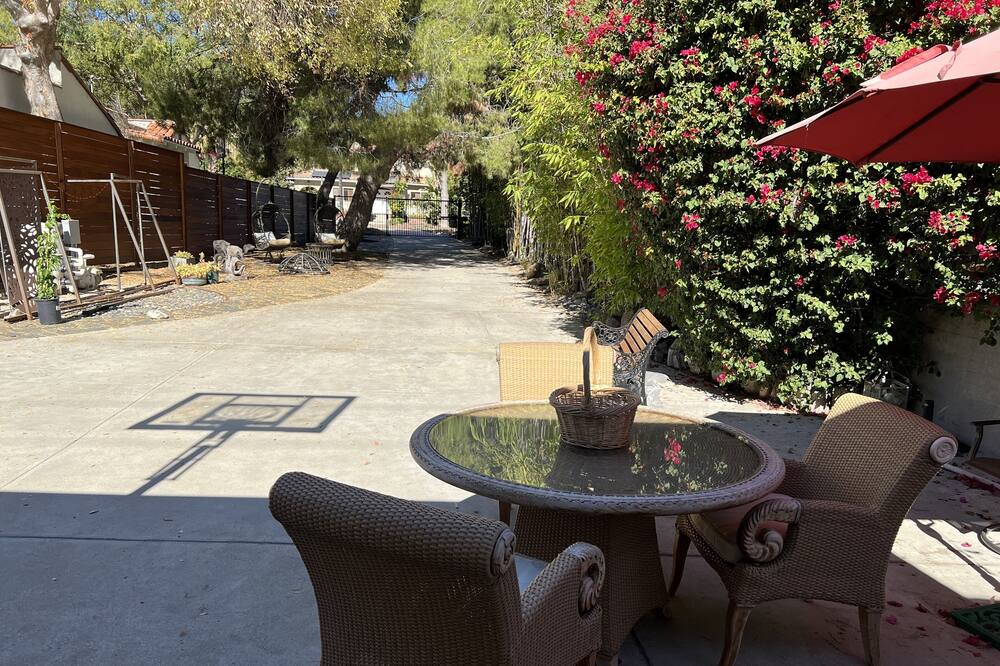 Photo of Patio Balcony in Verdugo Woodlands