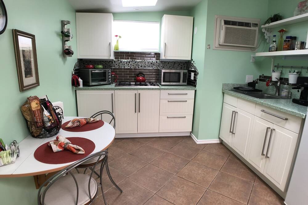 Photo of Kitchen in Verdugo Woodlands