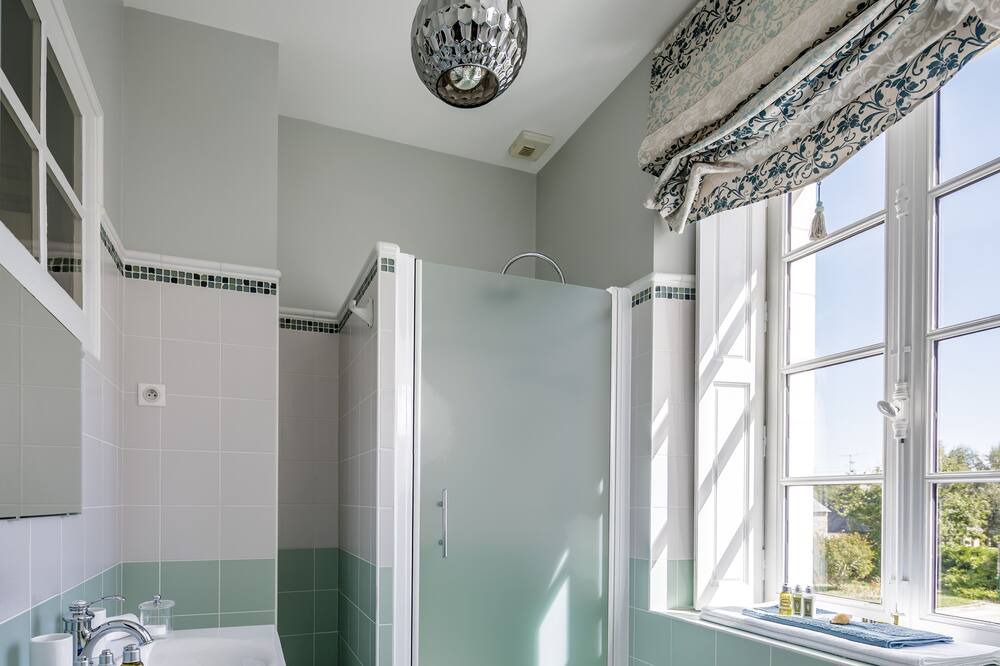 Photo of Bathroom in Crossac