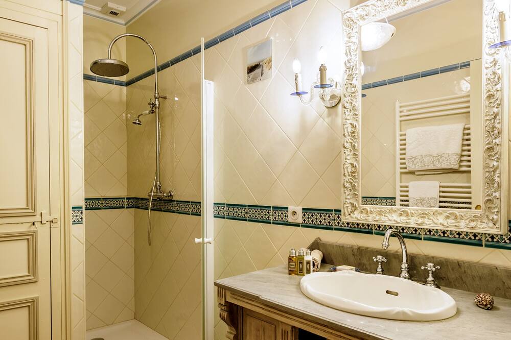 Photo of Bathroom in Crossac