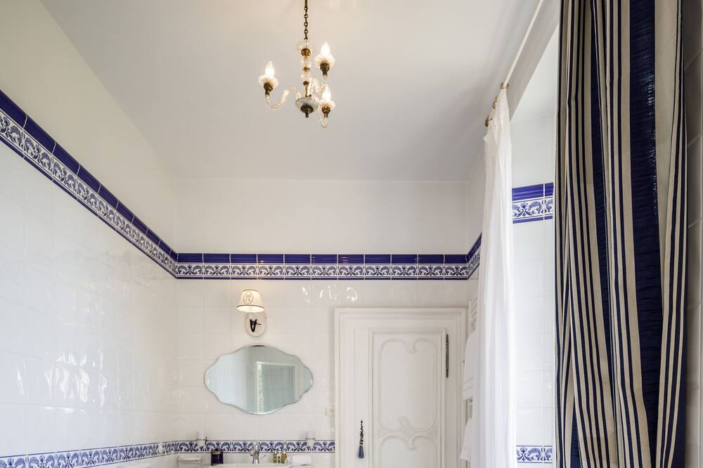 Photo of Bathroom in Crossac