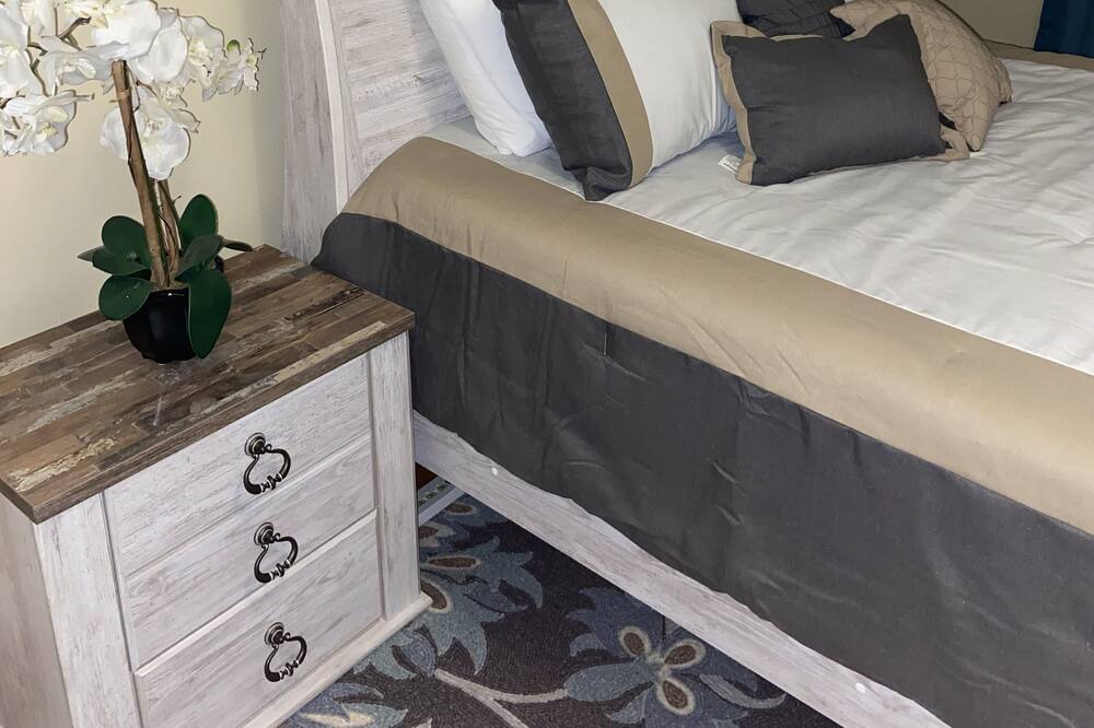 Photo of Bedroom in Lawrence