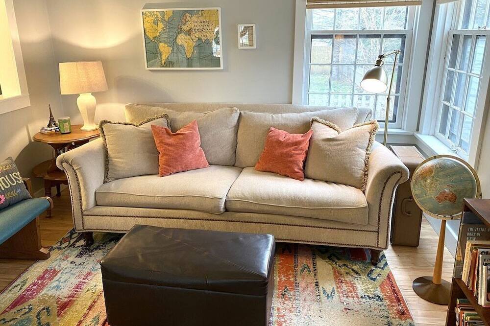 Photo of Livingroom in Berrien Springs