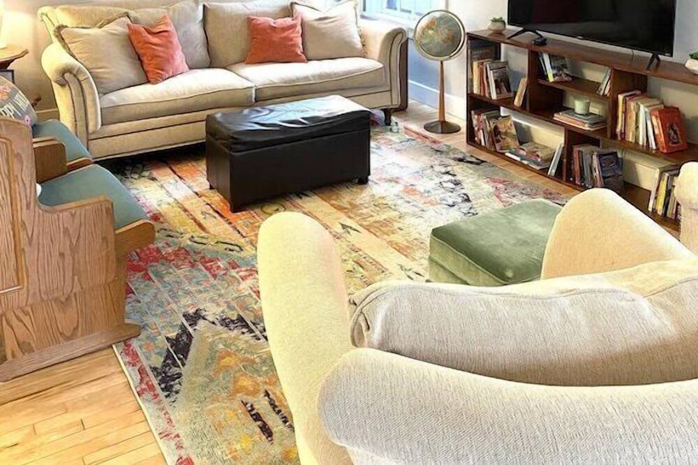 Photo of Livingroom in Berrien Springs