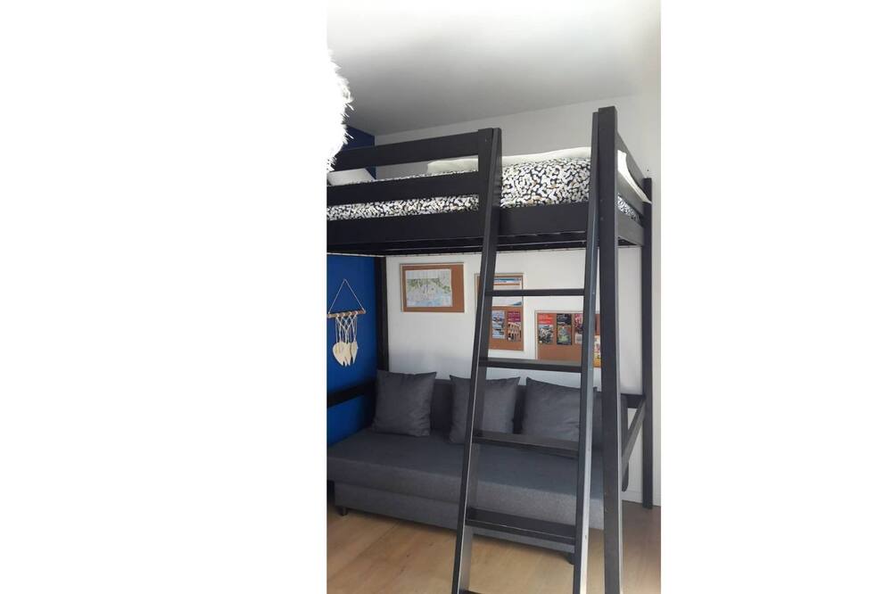 Photo of Bedroom in Chateauneuf-les-Martigues