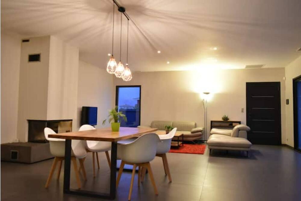 Photo of Bedroom in Chateauneuf-les-Martigues