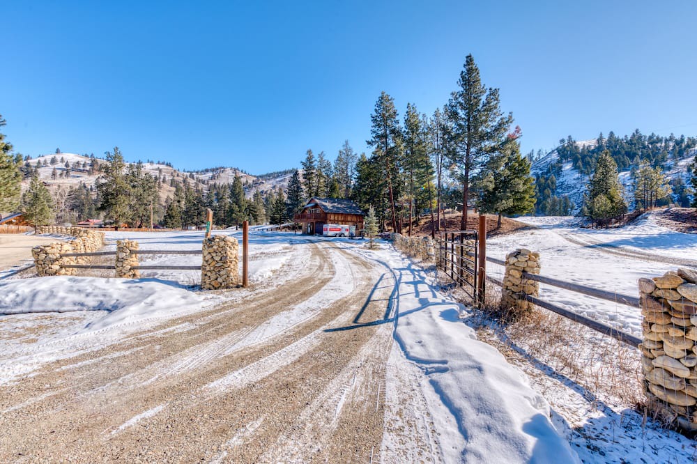 Photo of Outdoor in Conner