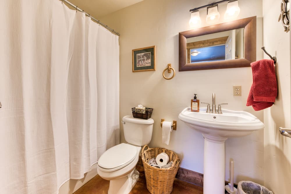 Photo of Bathroom in Conner