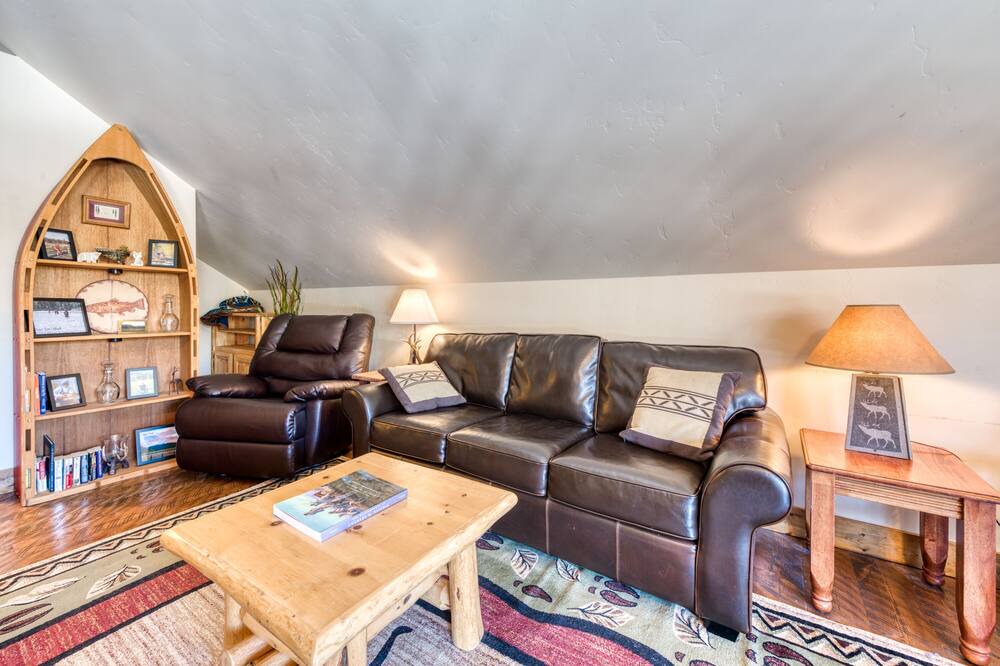 Photo of Livingroom in Conner