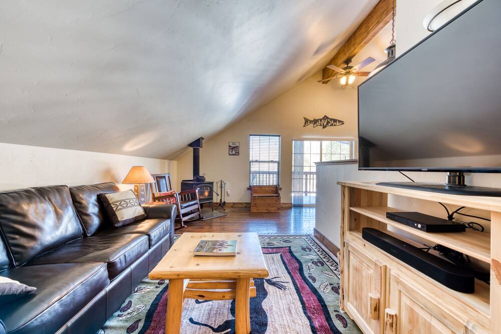 Photo of Livingroom in Conner