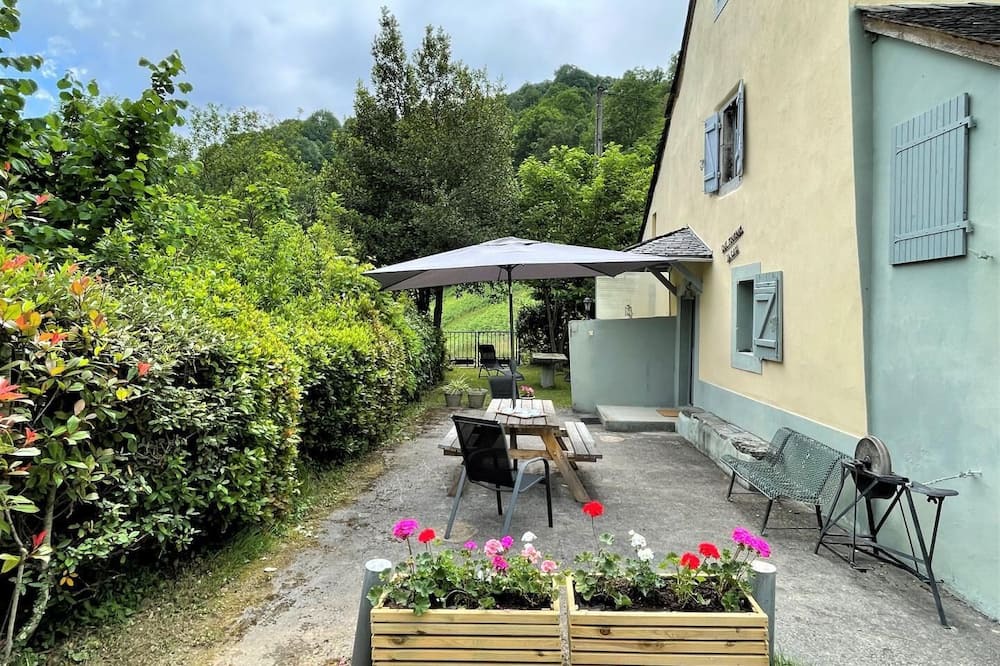 Photo of Outdoor in Gey