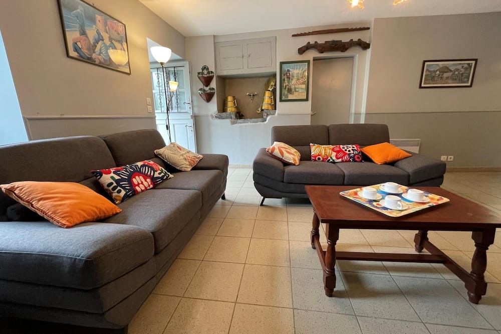 Photo of Livingroom in Gey