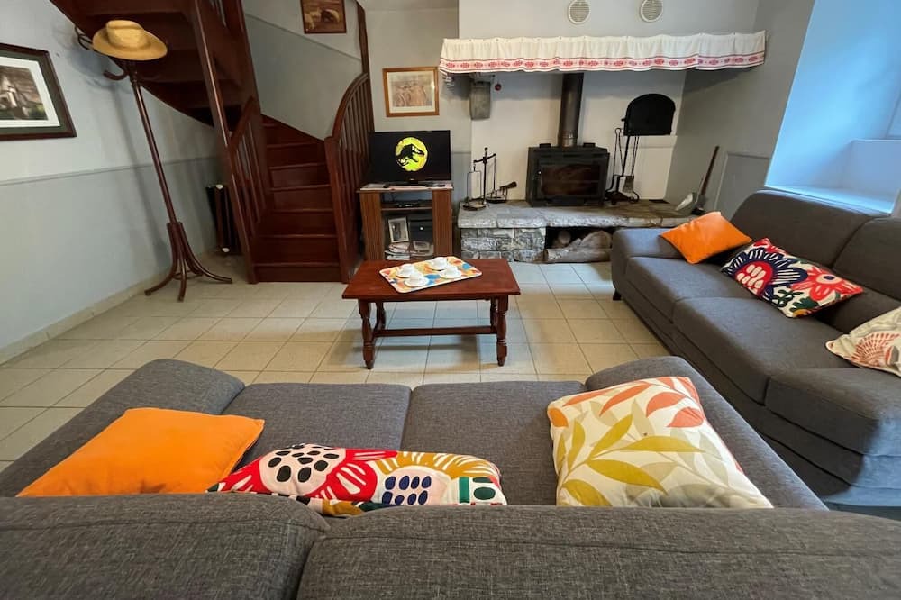 Photo of Livingroom in Gey