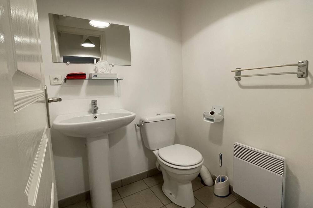 Photo of Bathroom in Gey