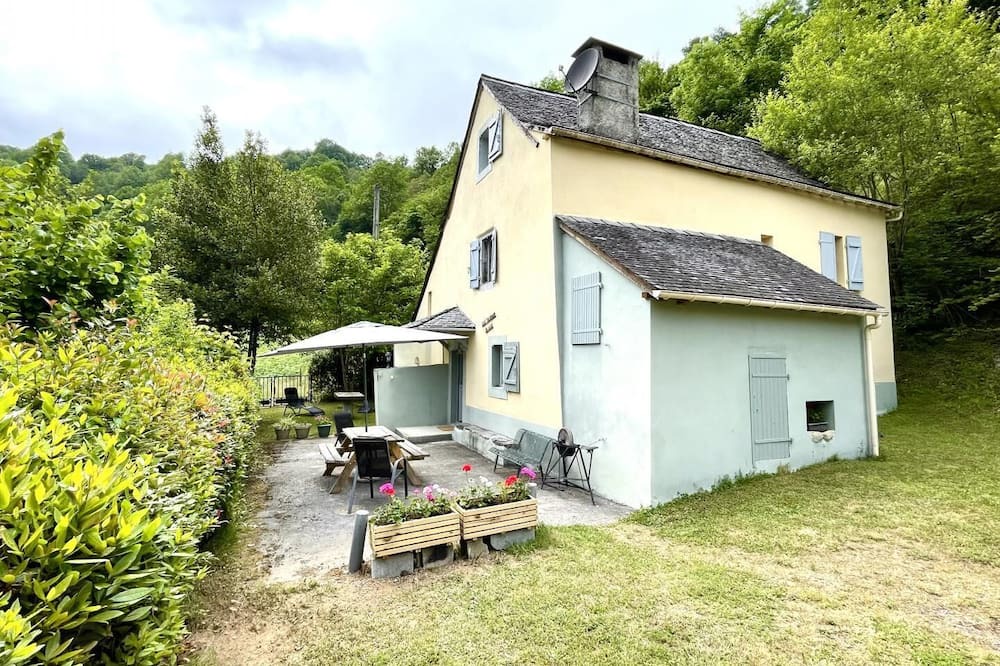 Photo of Outdoor in Gey