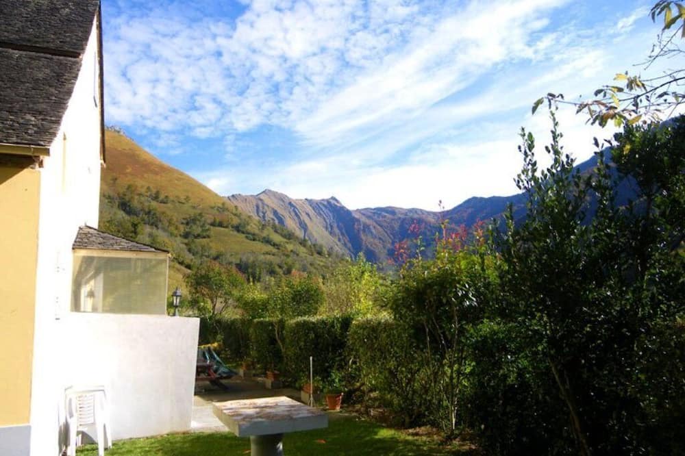 Photo of Outdoor in Gey